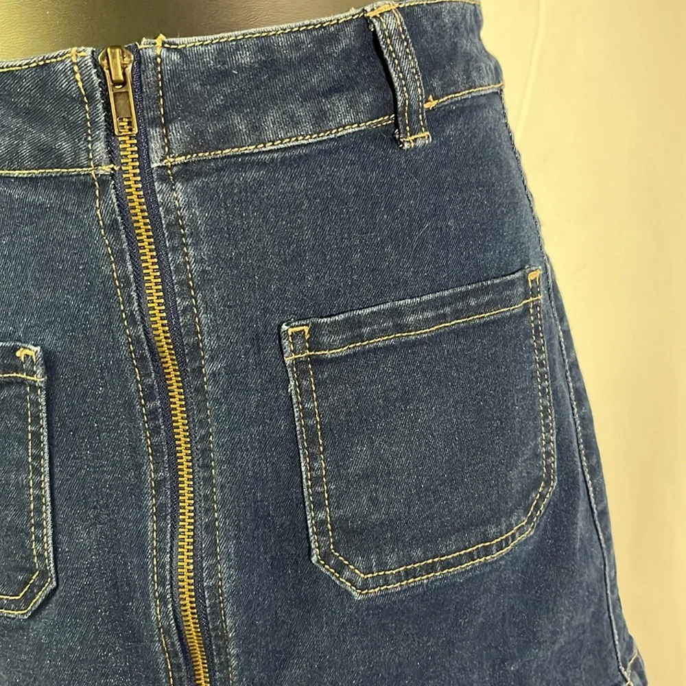 🛍 6 for $35 • Sincerely Jules Zip Front Patch Pocket Denim Mini Skirt